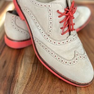 Beautiful and super comfortable Oxfords, great condition.